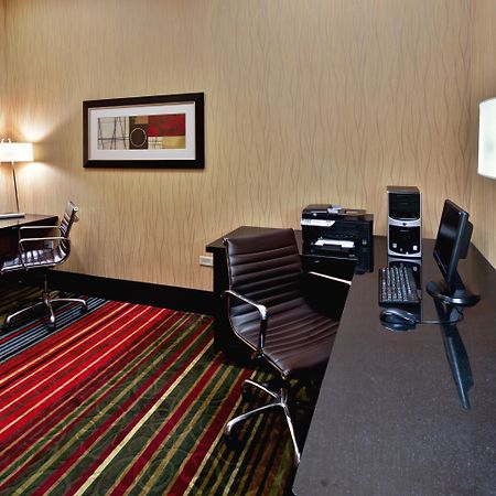Holiday Inn Hotel & Suites Chicago Northwest - Elgin By Ihg Bagian luar foto