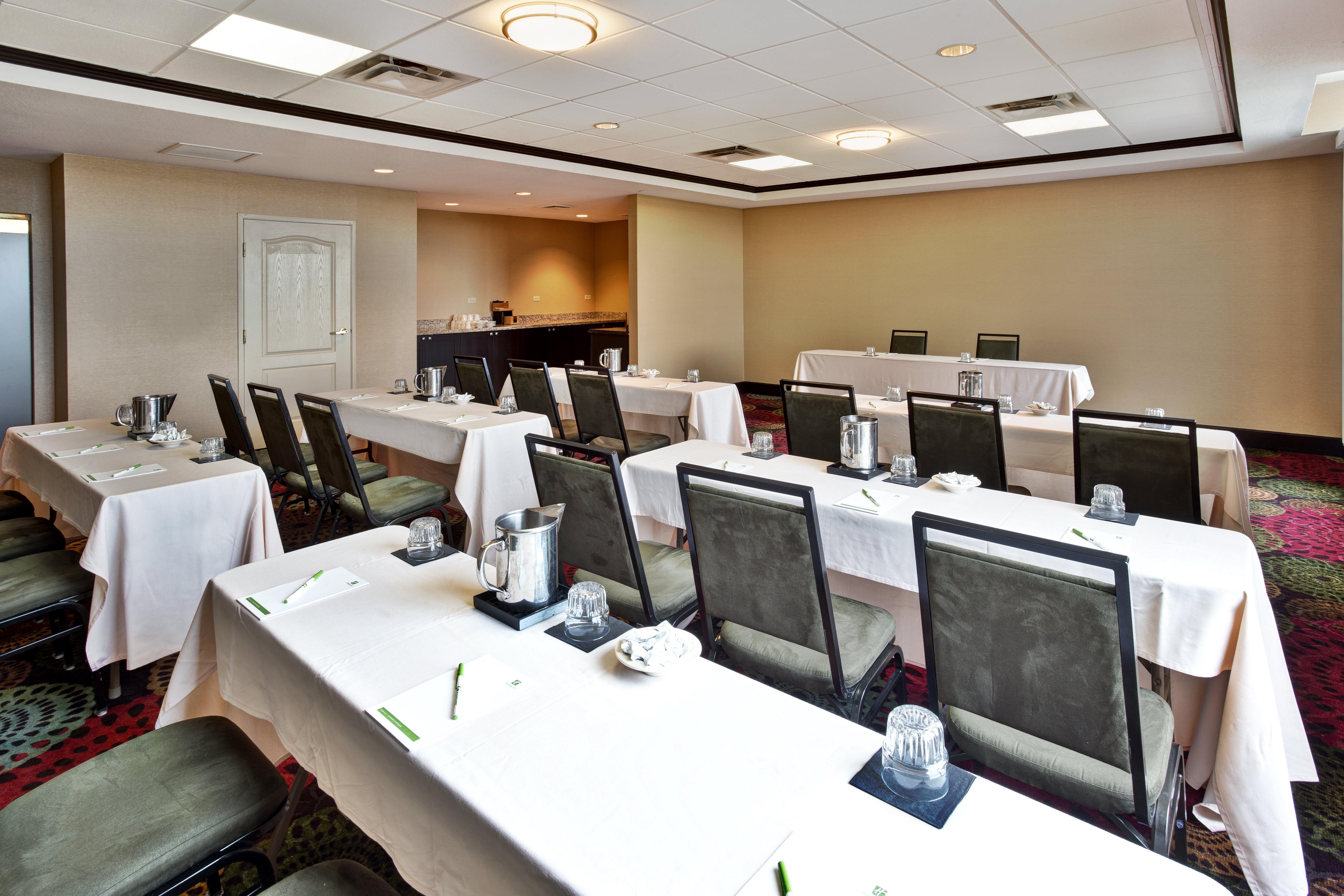 Holiday Inn Hotel & Suites Chicago Northwest - Elgin By Ihg Bagian luar foto