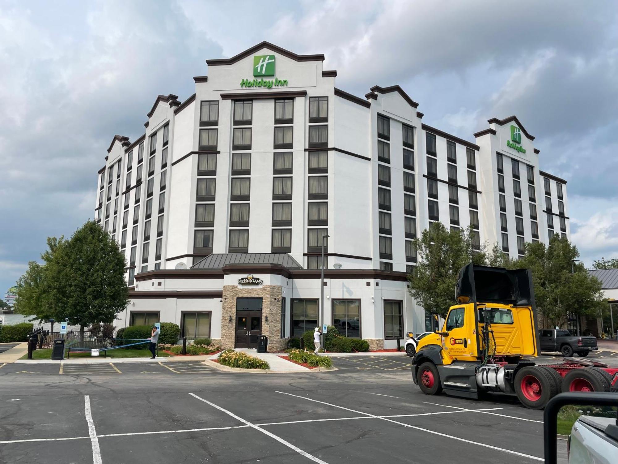 Holiday Inn Hotel & Suites Chicago Northwest - Elgin By Ihg Bagian luar foto