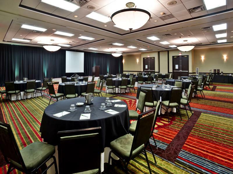 Holiday Inn Hotel & Suites Chicago Northwest - Elgin By Ihg Bagian luar foto